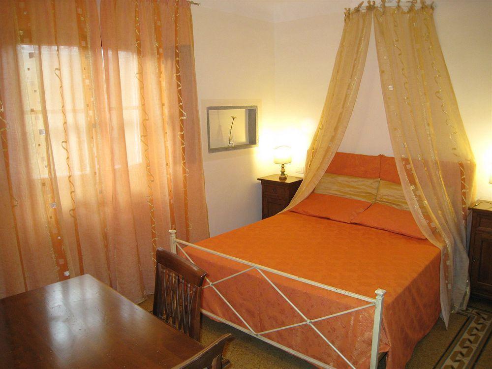 Hotel Sani Tourist House Florencia Exterior foto