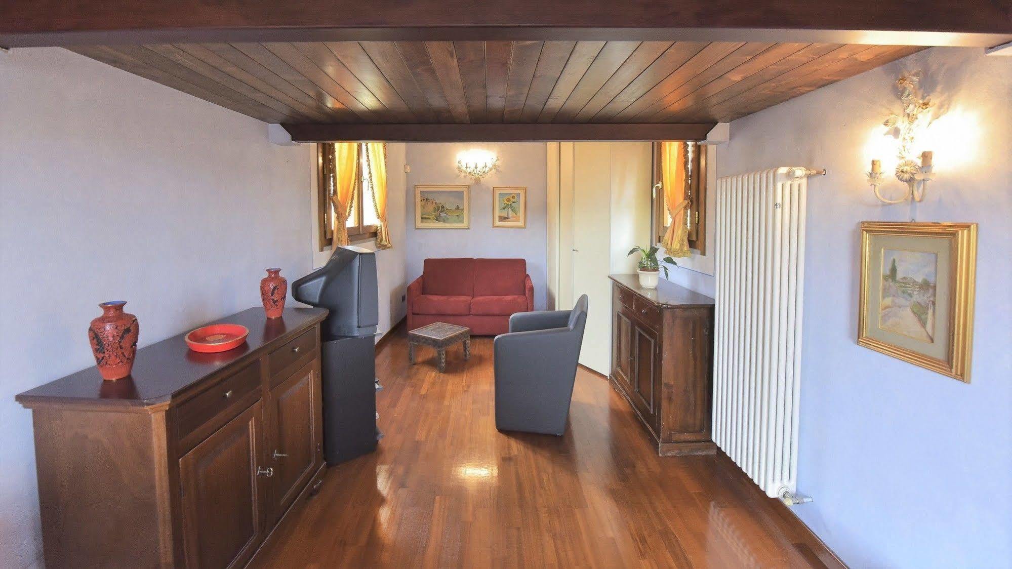 Hotel Sani Tourist House Florencia Exterior foto