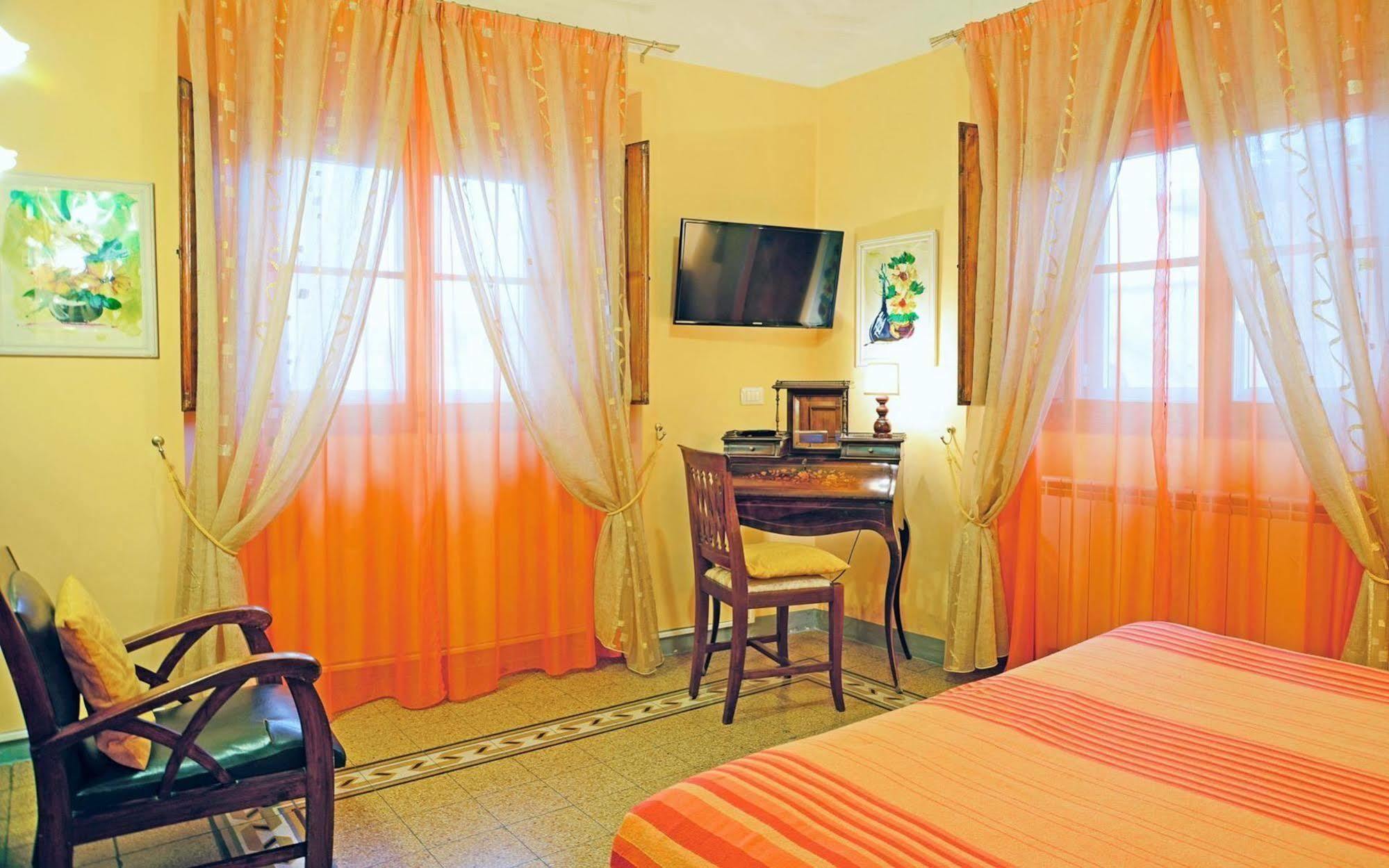 Hotel Sani Tourist House Florencia Exterior foto